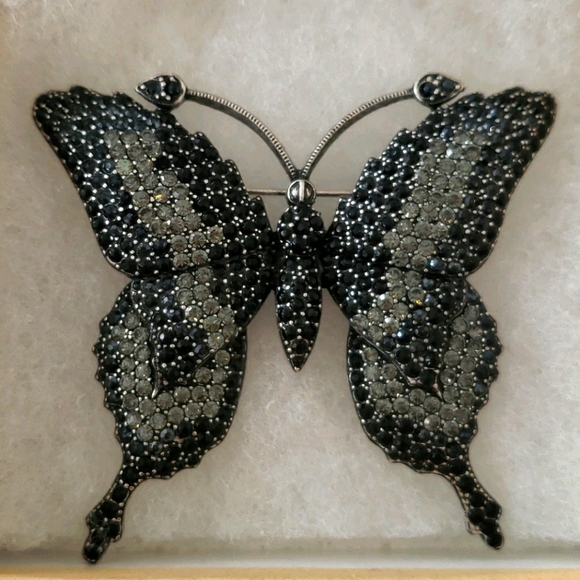 Brooches - Picture 2 of 5